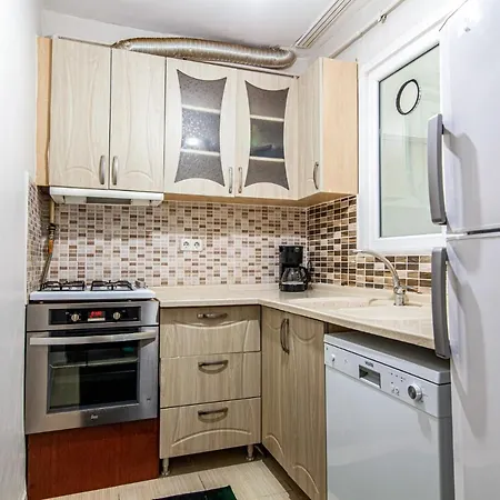 Comfy Flat With Balcony In Uskudar Апартаменты